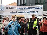 Demonstranten vor dem Gemeinsamen Bundesausschuss