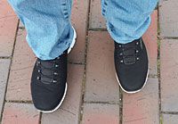 Mit bequemen Schuhen sind lange M&auml;rsche auch f&uuml;r Menschen mit Diabetes m&ouml;glich.